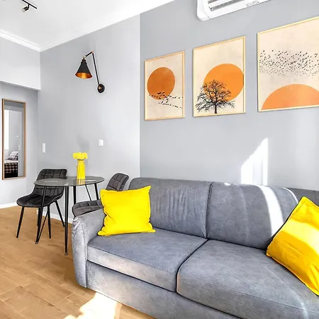 Gorgeous In The Center Nice